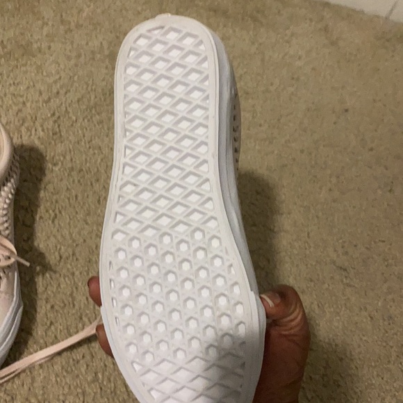 Vans - Picture 2 of 4